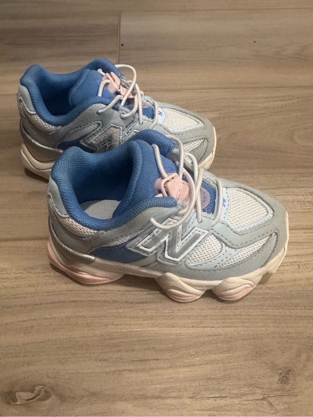 New Balance Pastel Blue & Pink Toddlers' Sneakers - Picture 3 of 8
